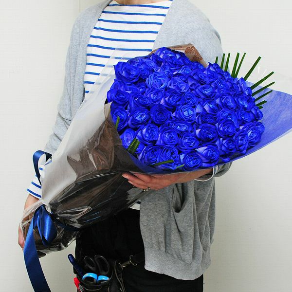 神秘的なブルーの薔薇
  
  青いバラ ブルーローズ60本の花束