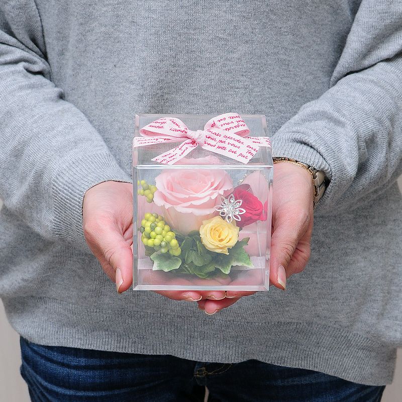 キューブのプリザーブドフラワー アレンジメント アクリルボックス 